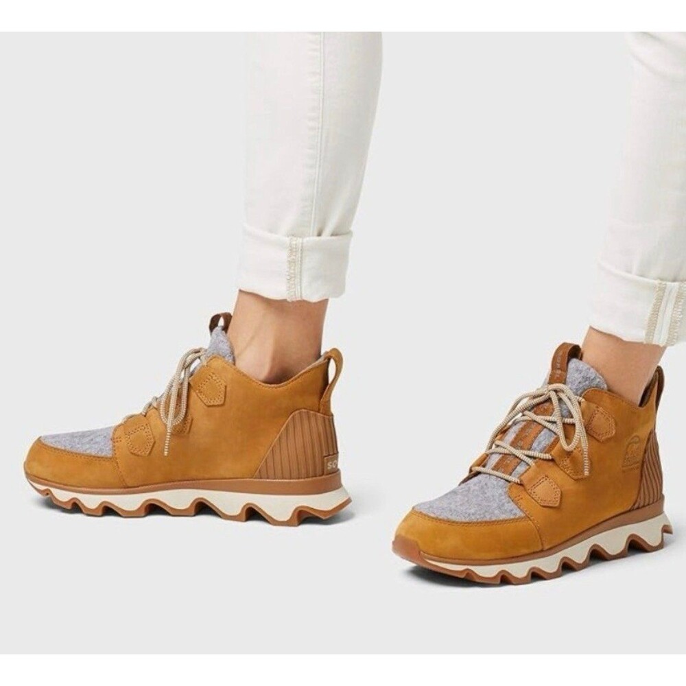 Sorel Kinetic Caribou Boots Women’s 6.5